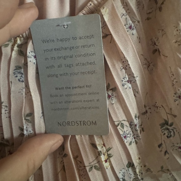 MELLODAY Pink Floral Off Shoulder Pleated Dress - Picture 7 of 9